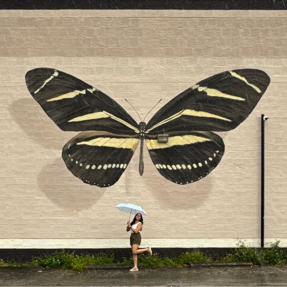 Meet your Posher, Jayde - Picture 1 of 1